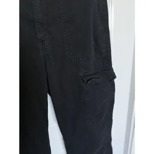 Zara Womens Size 4 Black Straight Leg Cargo Pants thumbnail 3