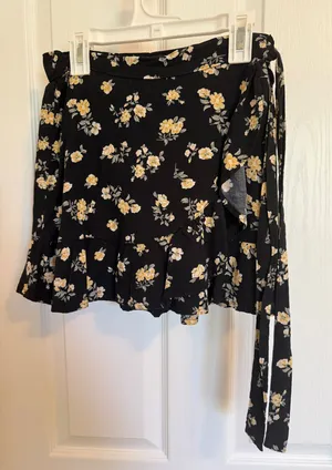 Hollister Floral Skirt thumbnail 1