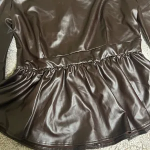 Long sleeve pleather thin material top Size XL Brown thumbnail 3