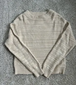 Universal Threads Sweater thumbnail 1
