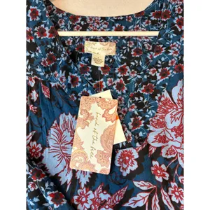 Band of the Free Blue Red Floral V-Neck Long Sleeve Blouse Small NWT thumbnail 10