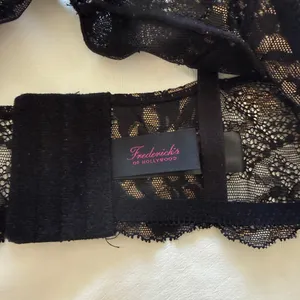 ✨ Frederick’s Of Hollywood Y2K Black Sheer Floral Lace Bralette | Coquette Fairycore Lingerie Top | Romantic Soft Cup Mesh Bra Size S thumbnail 2
