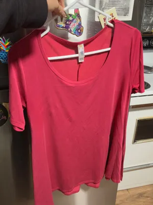 Lularoe Classic Scoop Neck Top thumbnail 3