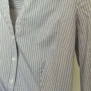 Ann Taylor LOFT Dress Shirt Long Sleeve Blouse Striped Button Up 10 Petite 10p thumbnail 4