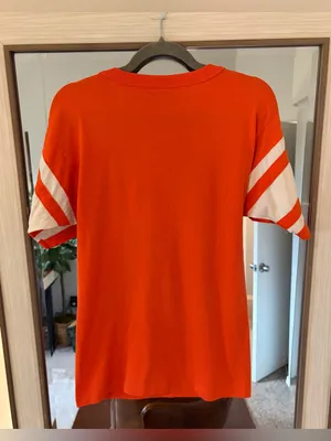 vintage orange Denver Broncos t-shirt classic retro helmet graphic size Medium thumbnail 3