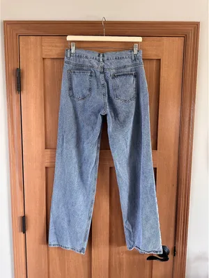 White Fox Boutique Mid Rise Straight Leg Relaxed Jeans Medium Wash Women Medium thumbnail 6