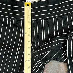 Alice + Olivia Black White Pinstripe Ankle Zip Pants 6 thumbnail 5