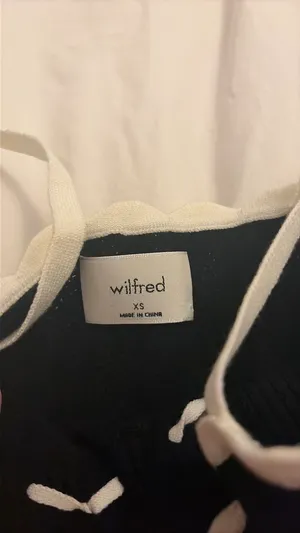 Aritzia black top thumbnail 2