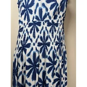 Blue and White Classic V-Neck Maxi Dress Size Medium Smocked Boho‎ Summer Resort thumbnail 3