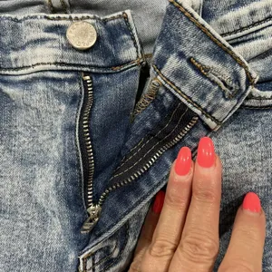 Free People 25 Skinny Jeans Light Acid Wash Fringe Hem Distressed OB661483 Boho thumbnail 8