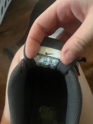 Nike Women’s Tennis Shoes thumbnail 5