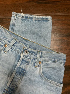 Levi’s Premium Light Wash Straight Leg Denim Jeans Women’s Size 25 thumbnail 2