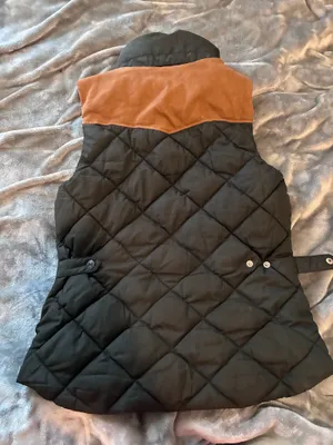 H&M L.O.G.G. (Label of Graded Goods) Women's Diamond Quilted Puffer Vest thumbnail 5