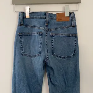 J. Crew Blue Vintage Crop Ankle Length Jeans Structured Cotton Distressed Denim. thumbnail 7