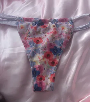 Bikini Bottom Strawberry Milk Mob Multiple Size M thumbnail 1
