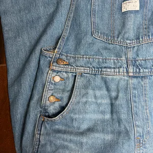 Levi’s Denim Jean Medium Wash Straight Leg Overalls Women’s Size Large thumbnail 2