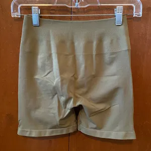 Alphalete Amplify Shorts thumbnail 2