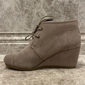 Toms Kala Desert Wedge Bootie Size 7.5 Suede Taupe Lace Up Boot thumbnail 5