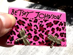 Betsey Johnson dragonfly stud earrings clean textured metallic finish Y2K 2019 thumbnail 1