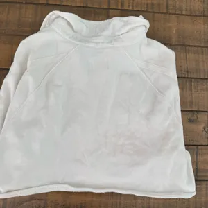 Freepeople White cropped button-up long sleeve top #croptop Some light stains size small white, cropped, button-up, long sleeve, lightweight, feminine, boho, casual, off-white, resort thumbnail 2