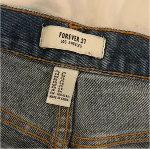Forever 21 High Rise Button Fly Denim Shorts Size 25 thumbnail 4