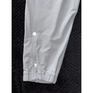 Lululemon Women's Jogger Pants High Rise Adapt State Gray Size 8 thumbnail 3