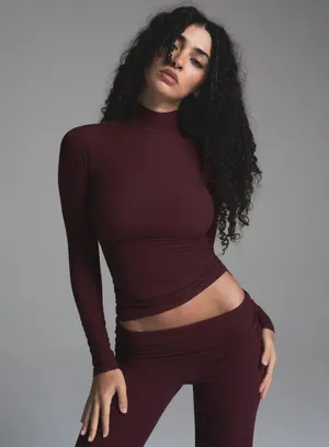 Skims soft lounge mock neck long sleeve top Color Bordeaux thumbnail 1