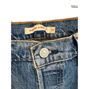 LEVI'S Ribcage Straight Jeans in Medium Blue Wash Size 29 W/27 L thumbnail 3