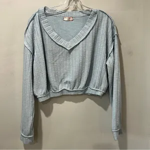 Altar’d State Women’s Size Medium Light Blue‎ Pullover Top Cropped V Neck shirt thumbnail 2
