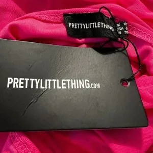 PRETTYLITTLETHING Hot Pink Ruched Bodycon‎ Mini Dress Gold Chain Straps NWT 6 thumbnail 7
