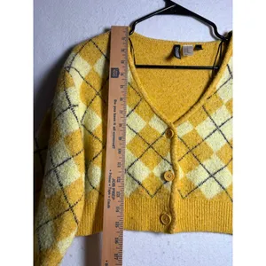 H&M Divided Yellow Argyle Cropped Cardigan Sweater XS V-Neck Puff Sleeve Knit thumbnail 8