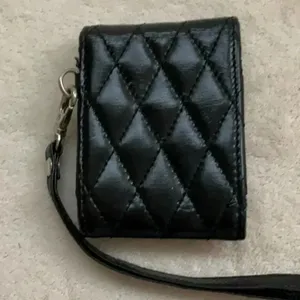 Credit card Holder thumbnail 3