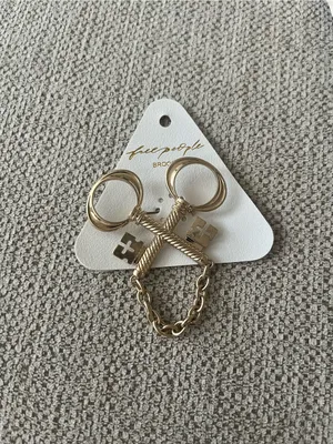 Free People Unlock Your Love Key Brooch‎ Pin Gold Chain Accent NWT 2.5"x2.5" thumbnail 2