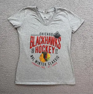 Chicago Blackhawks 2017 NHL Winter Classic V Neck Graphic T Shirt Women's Small thumbnail 1