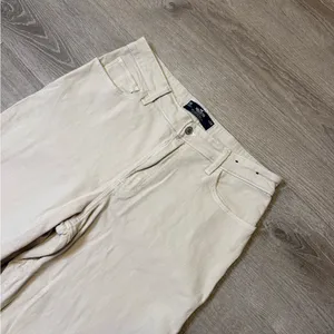 •Hollister• Ultra High Rise Dad Jeans thumbnail 3