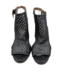 Lucky Brand Halona Black‎ Perforated Leather Peep Toe Block Heel Sandals 7M Flaw thumbnail 2