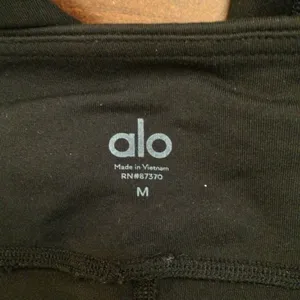 Alo airbrush legging gold black medium thumbnail 11