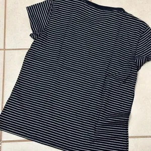 Abercrombie & Fitch Women Navy Blue‎ Crew Neck stripe T-Shirt size XS thumbnail 6