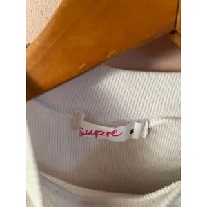 Supré White Mock Neck Crop Top Size S thumbnail 3