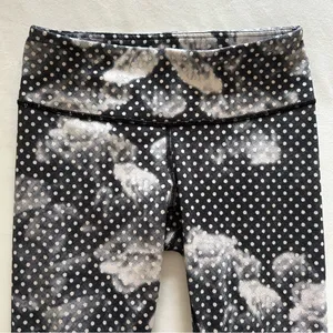 Lululemon - Black Polka-Dot Floral Cropped Leggings - Womens Size 4 thumbnail 4