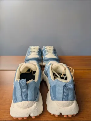 HOLO Footwear Nephelae For Any Run in Blue & Cream (Unisex) thumbnail 6