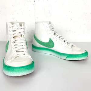 Nike Blazer Mid 77 Green Fade High Top Lace Up Sneakers Green White Women Size 6 thumbnail 2