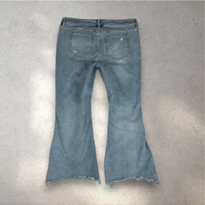 Lane Bryant Signature Fit Mid-Rise Flare Jean Women's 20S Blue Distressed Casual thumbnail 2
