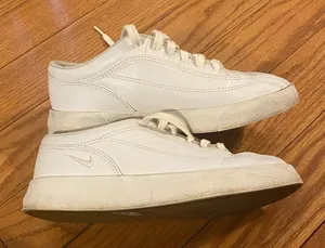 Womens VTG 2003 Nike Challenge Court White Leather Tennis Shoes 143010-111‎ 7.5 thumbnail 1