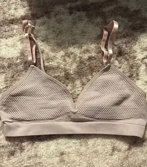 Light pink bra thumbnail 1