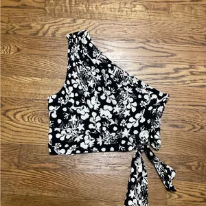 Free People Carmen One Shoulder Tie Waist Tropical Black And Ivory Floral Medium thumbnail 5