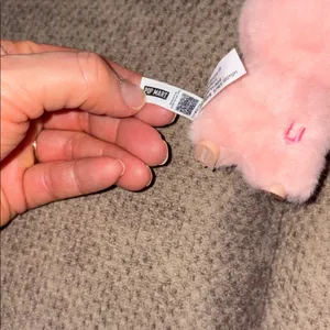 Labubu Pin For Love U character. Authentic New thumbnail 3