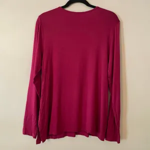 NWT Beyond Yoga Hot Pink Long Sleeve V-neck Loungewear Shirt Women's size Medium thumbnail 7