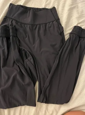 Lulu Lemon Joggers thumbnail 1