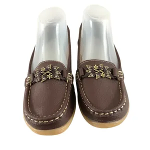 Womens Loafers Slip On Faux Leather Floral Applique Brown Size 40 US 8.5 thumbnail 2